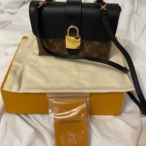 ** BRAND NEW LOUIS VUITTON BAG **